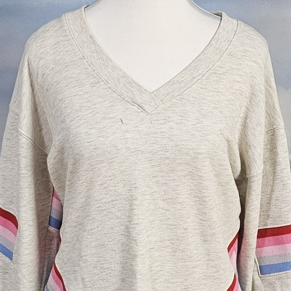 DEMOCRACY | COTTON BLEND CROPPED SLEEVE DOUBLE V NECKLINE SWEATSHIRT PUL… - Picture 9 of 16